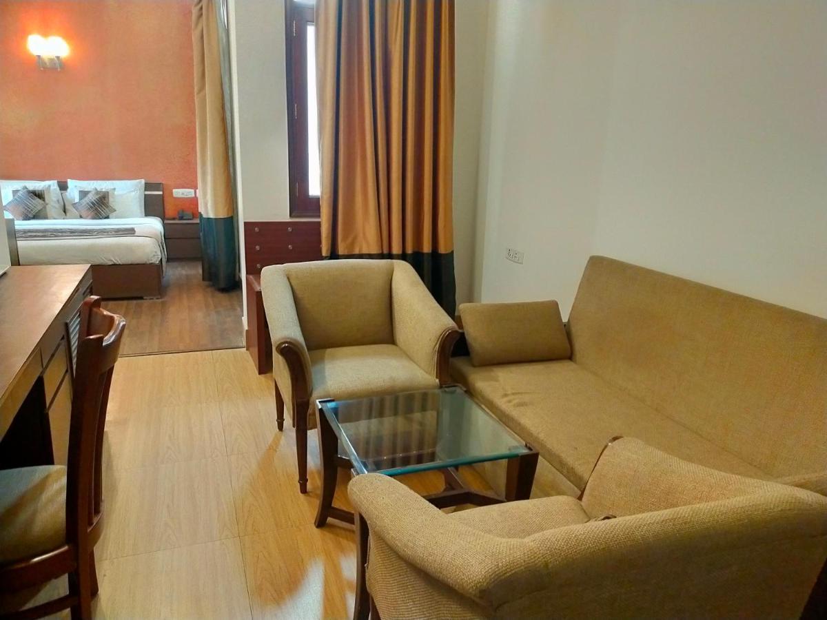 Amisa Golf Course Road Mg Road Hotel Gurgaon
