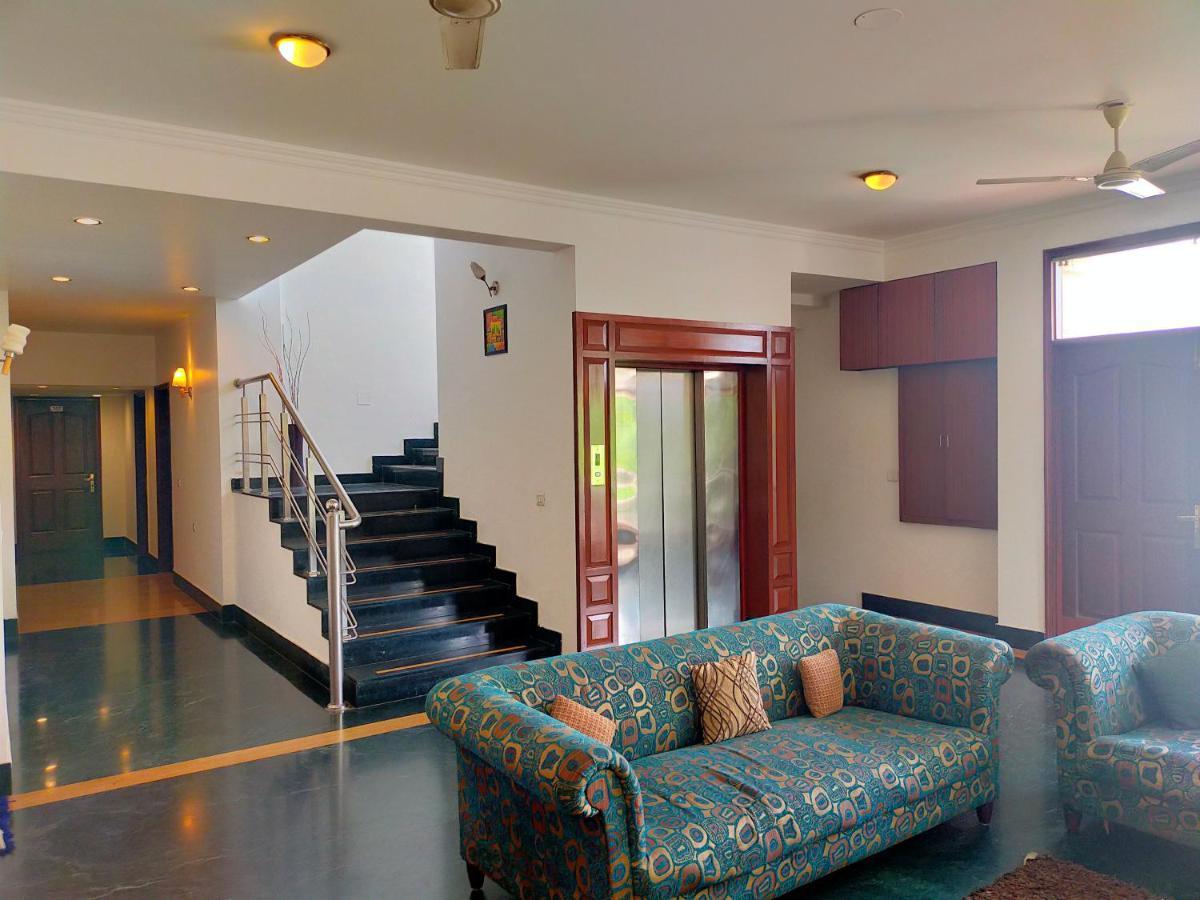 Amisa Golf Course Road Mg Road Hotel 3*