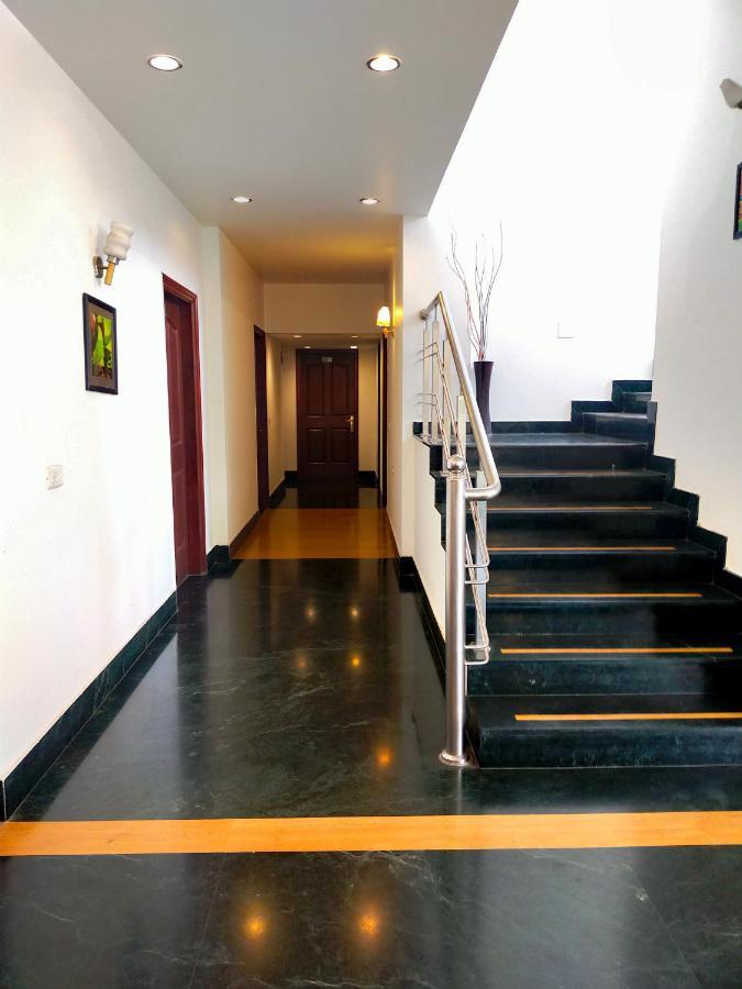 Amisa Golf Course Road Mg Road Gurgaon