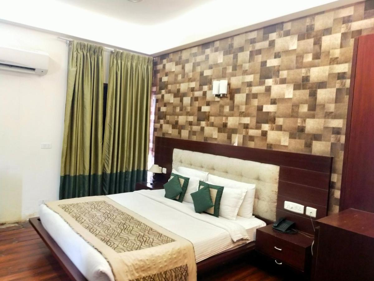 Hotel Amisa Golf Course Road Mg Road Gurgaon