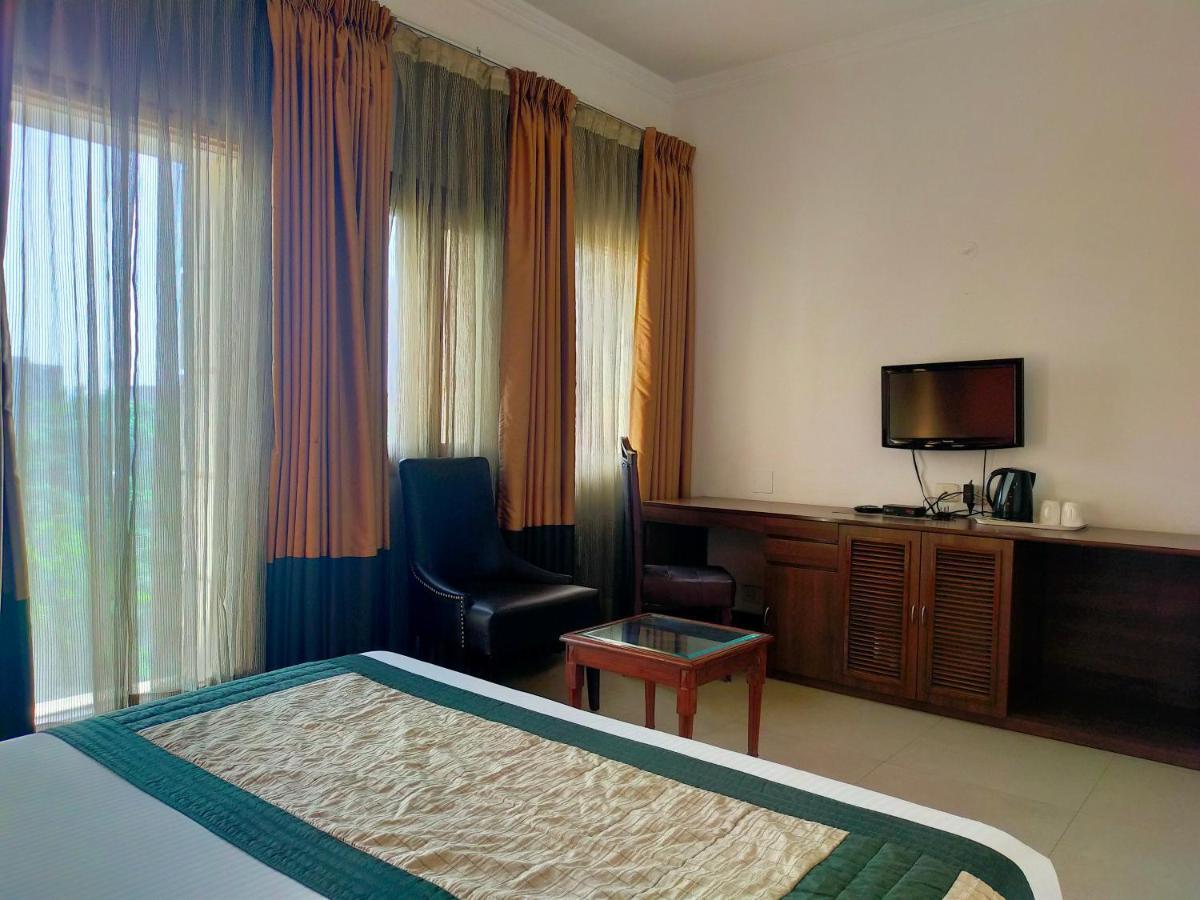 Amisa Golf Course Road Mg Road Hotel Gurgaon
