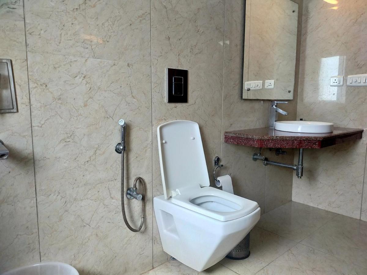 Amisa Golf Course Road Mg Road 3*