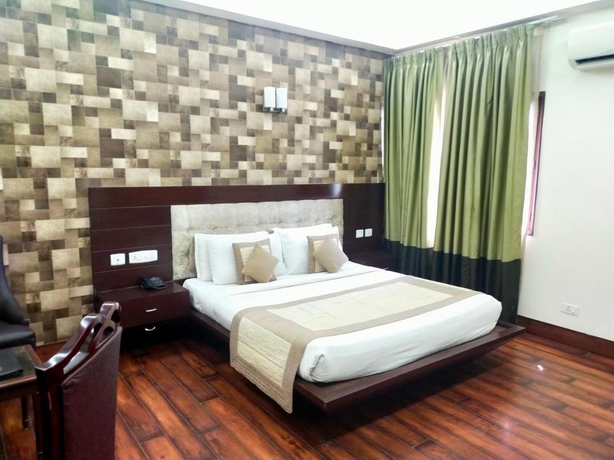 Amisa Golf Course Road Mg Road Gurgaon