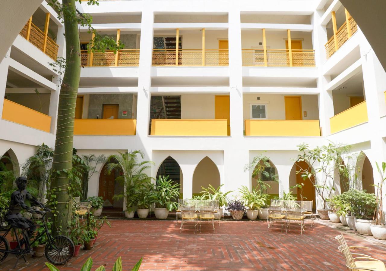 Bloom Boutique L Signature Towers Hotel Gurgaon