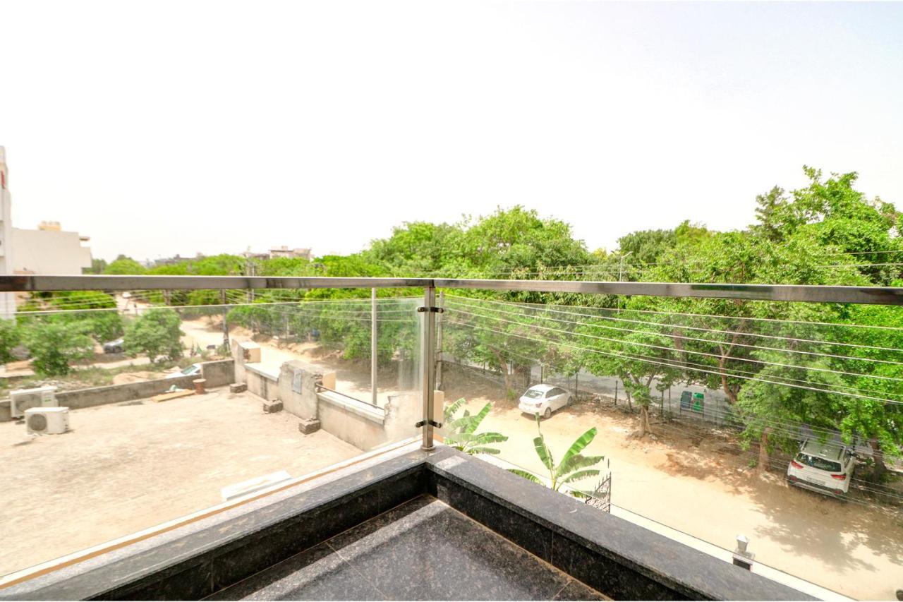 The Aroma Residency-sector 47corporate Family Friendly Gurugram View Gurgaon