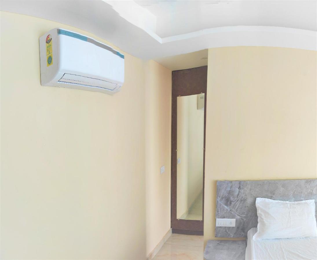 Rose Residency International, Artemis Hospital Road, Guest house *