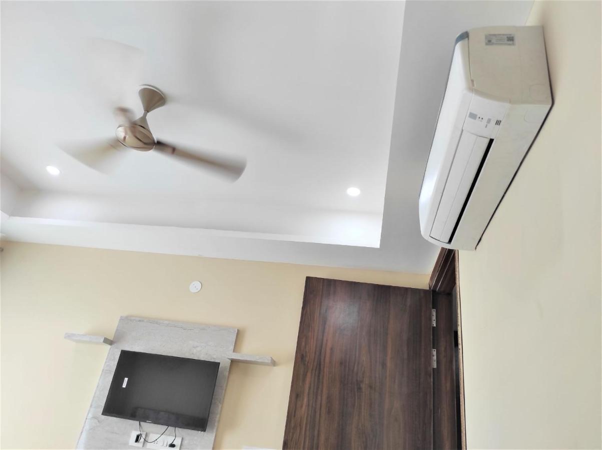 Rose Residency International, Artemis Hospital Road, Guest house *