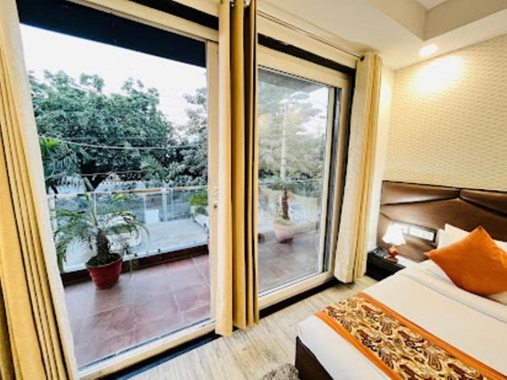 Hotel Sai Village Gurgaon