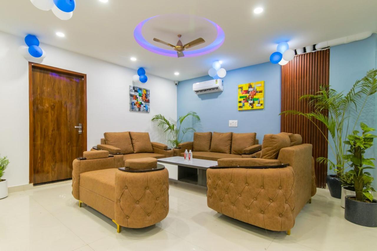 Breezy Serviced Medanta *