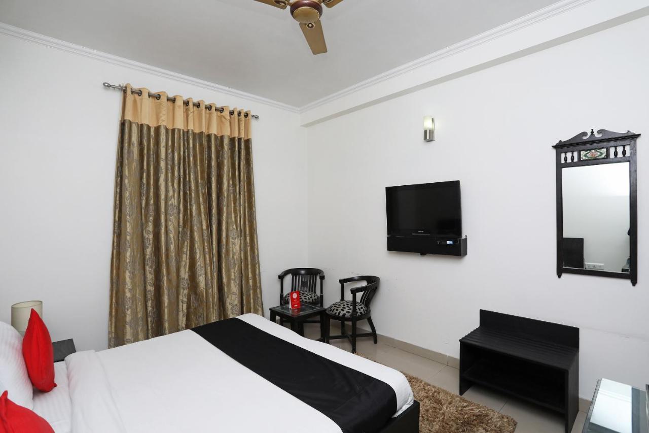 Capital O 7302 The Huespedes Hotel Gurgaon