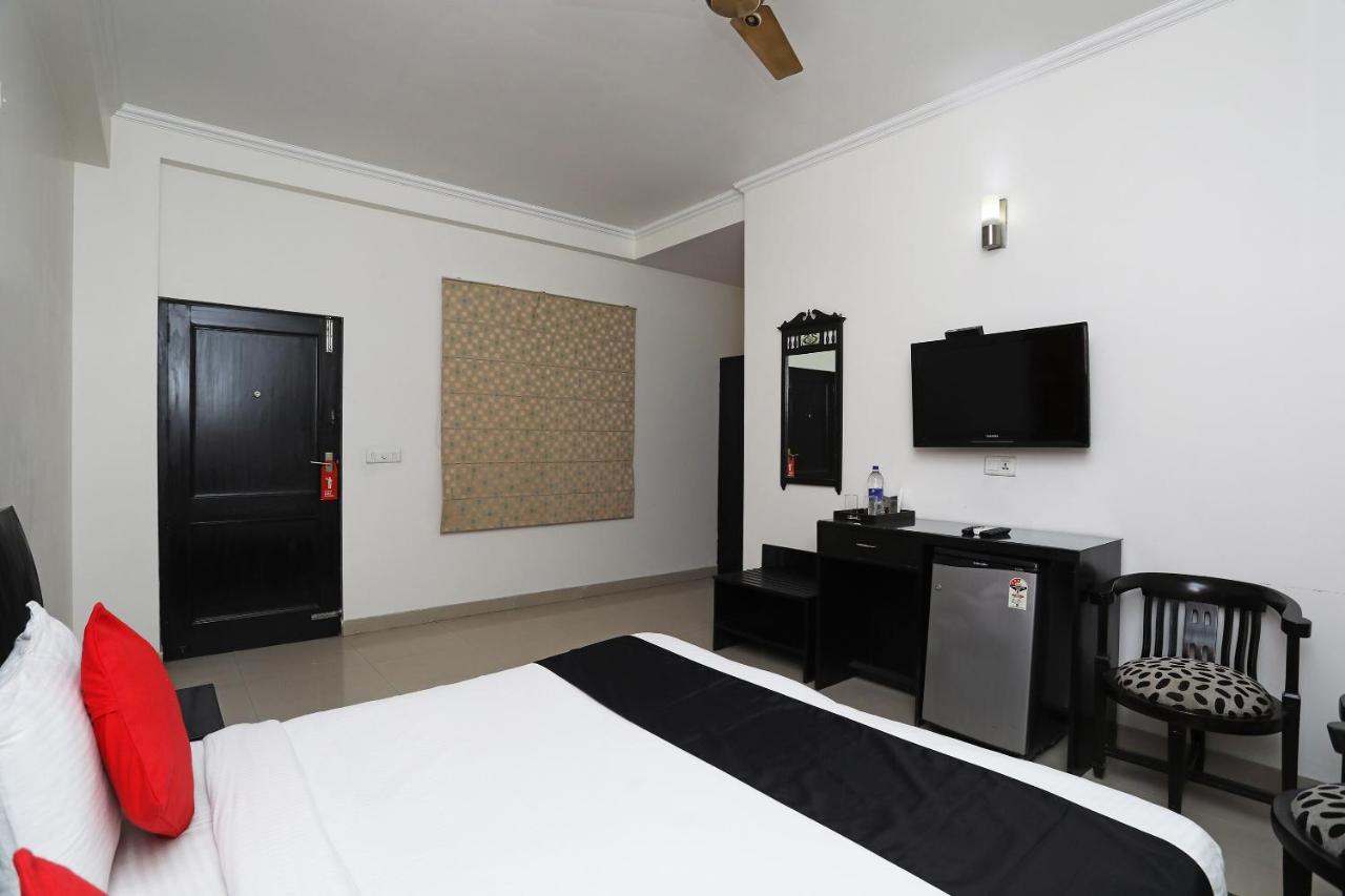 Capital O 7302 The Huespedes Gurgaon