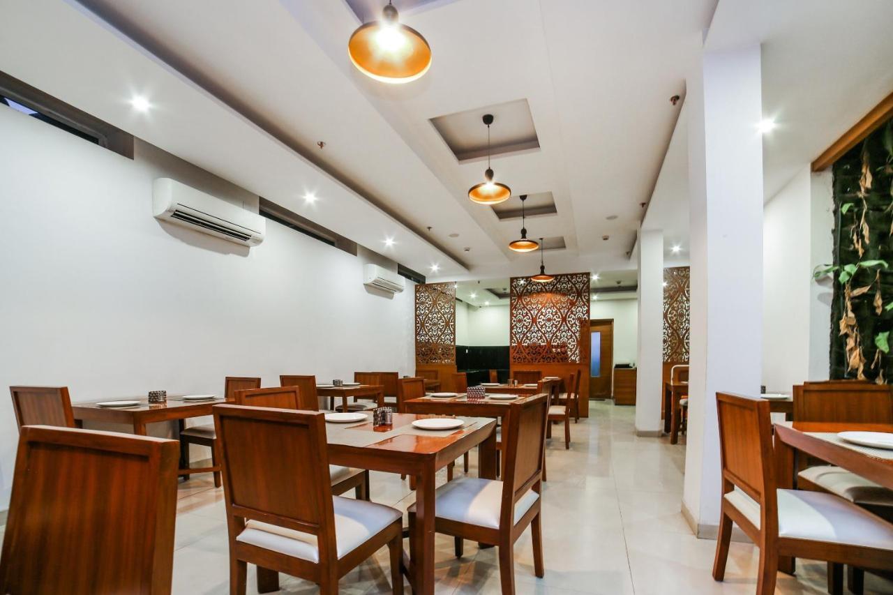 Hotel Collection O Motif South 1 Near Appu Ghar Gurgaon