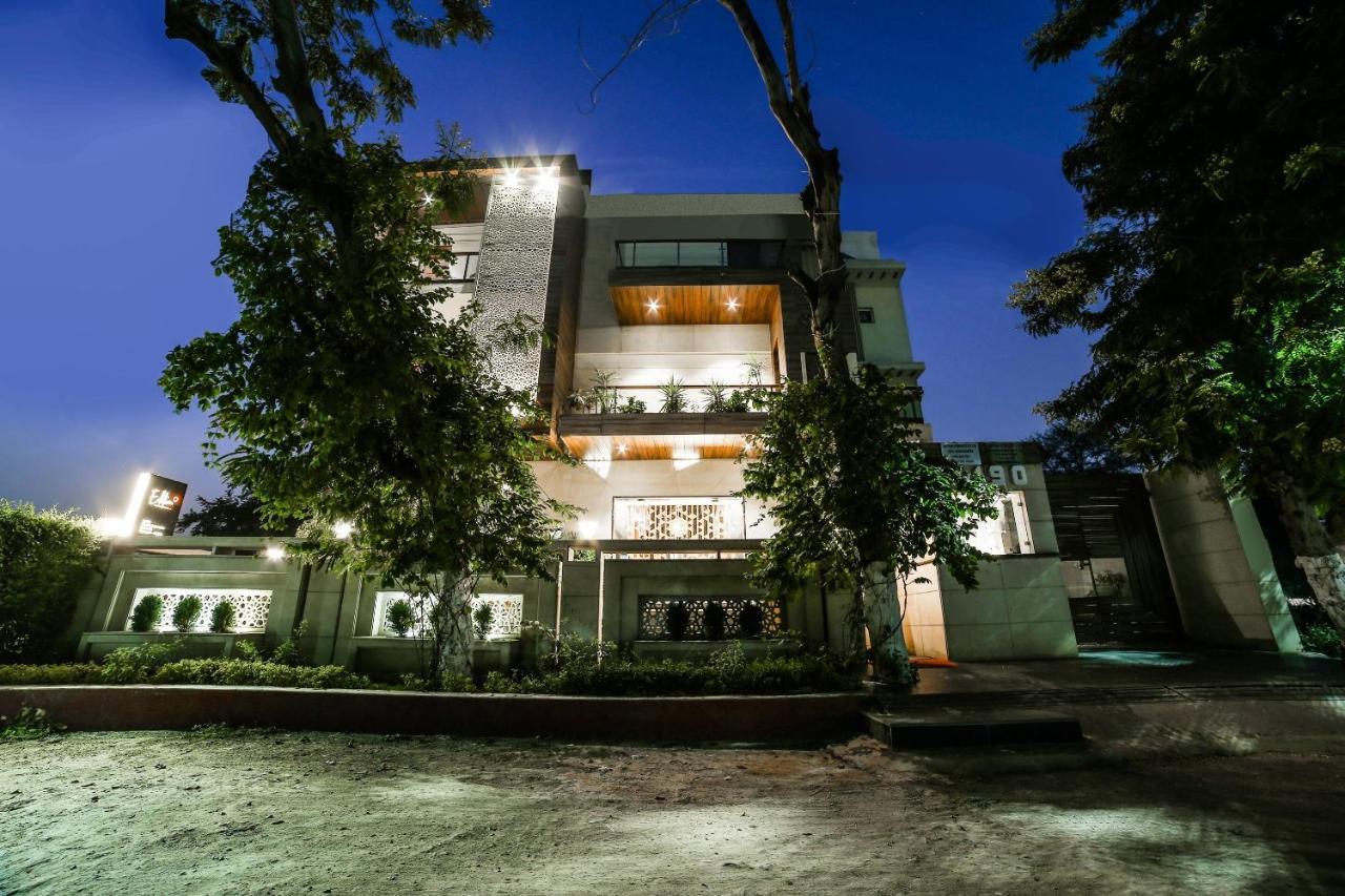Collection O Motif South 1 Near Appu Ghar Hotel Gurgaon