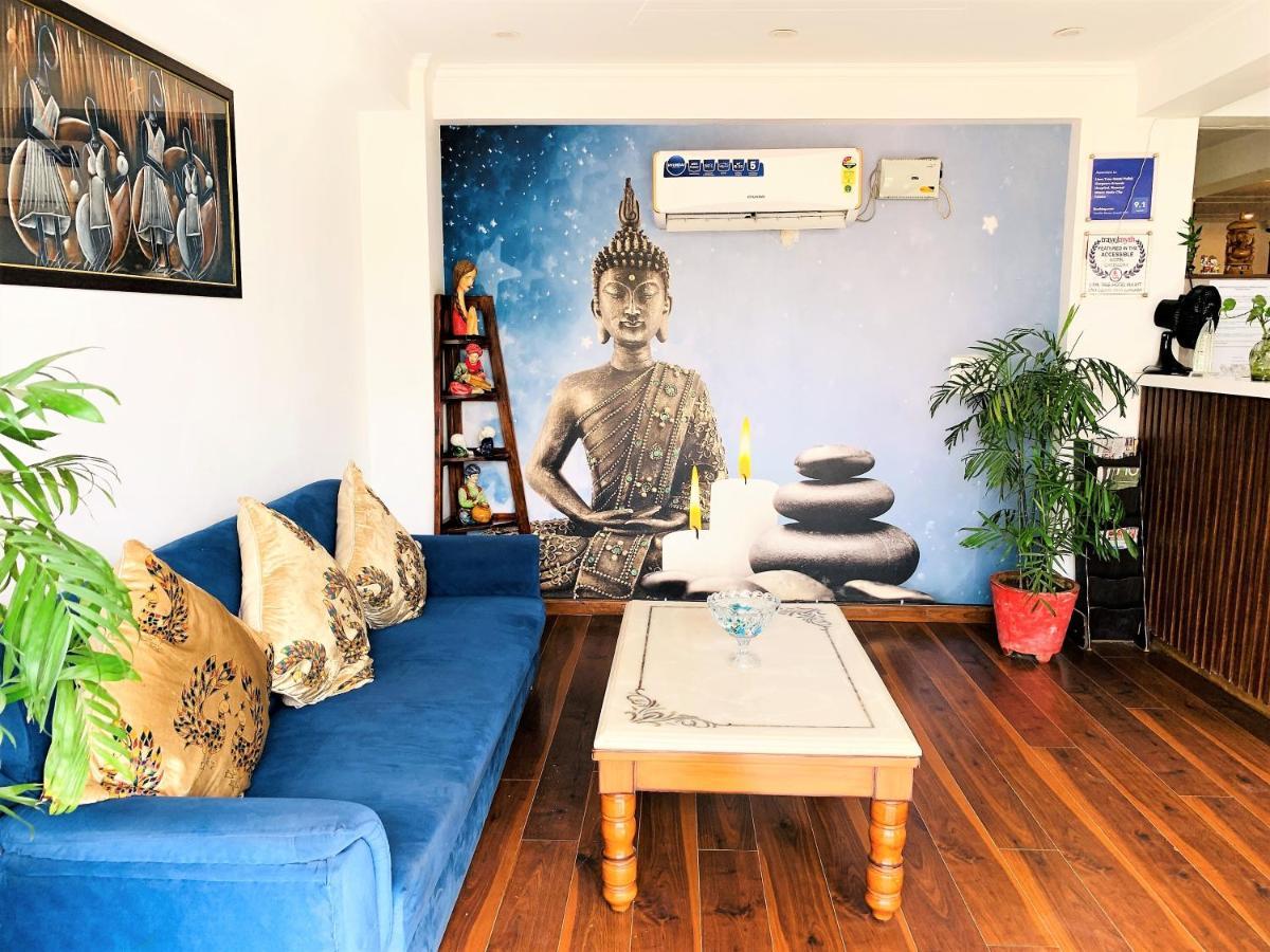 Lime Tree Pulkit Gurgaon-artemis Hospital, Nearest Metro Huda Centre 3*