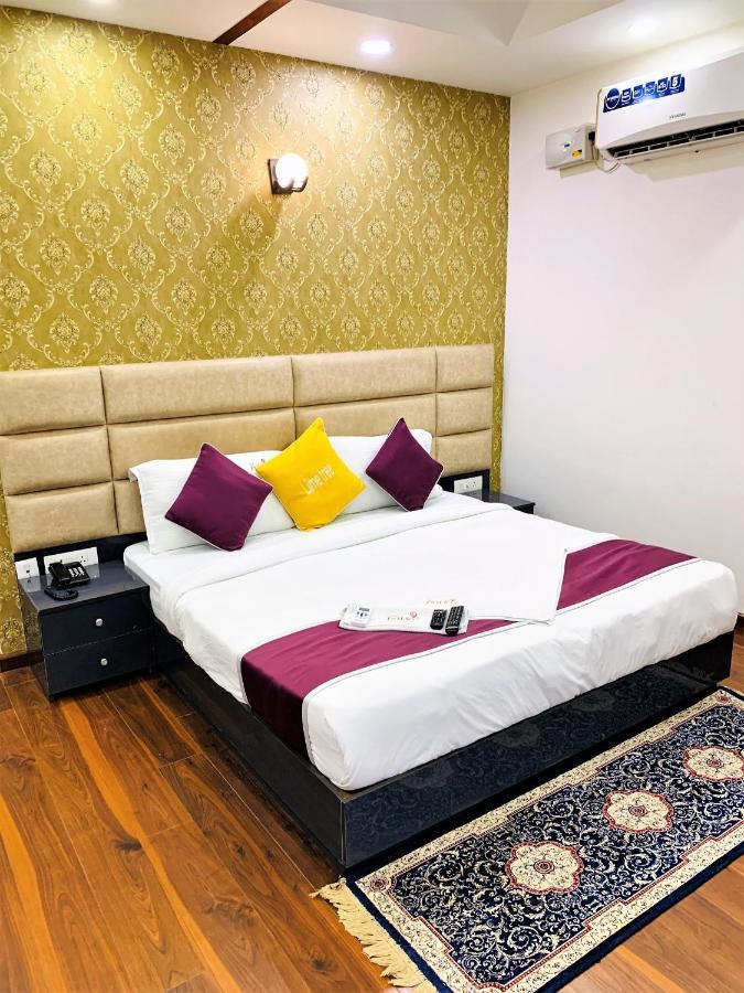 Lime Tree Pulkit Gurgaon-artemis Hospital, Nearest Metro Huda Centre Hotel Gurgaon