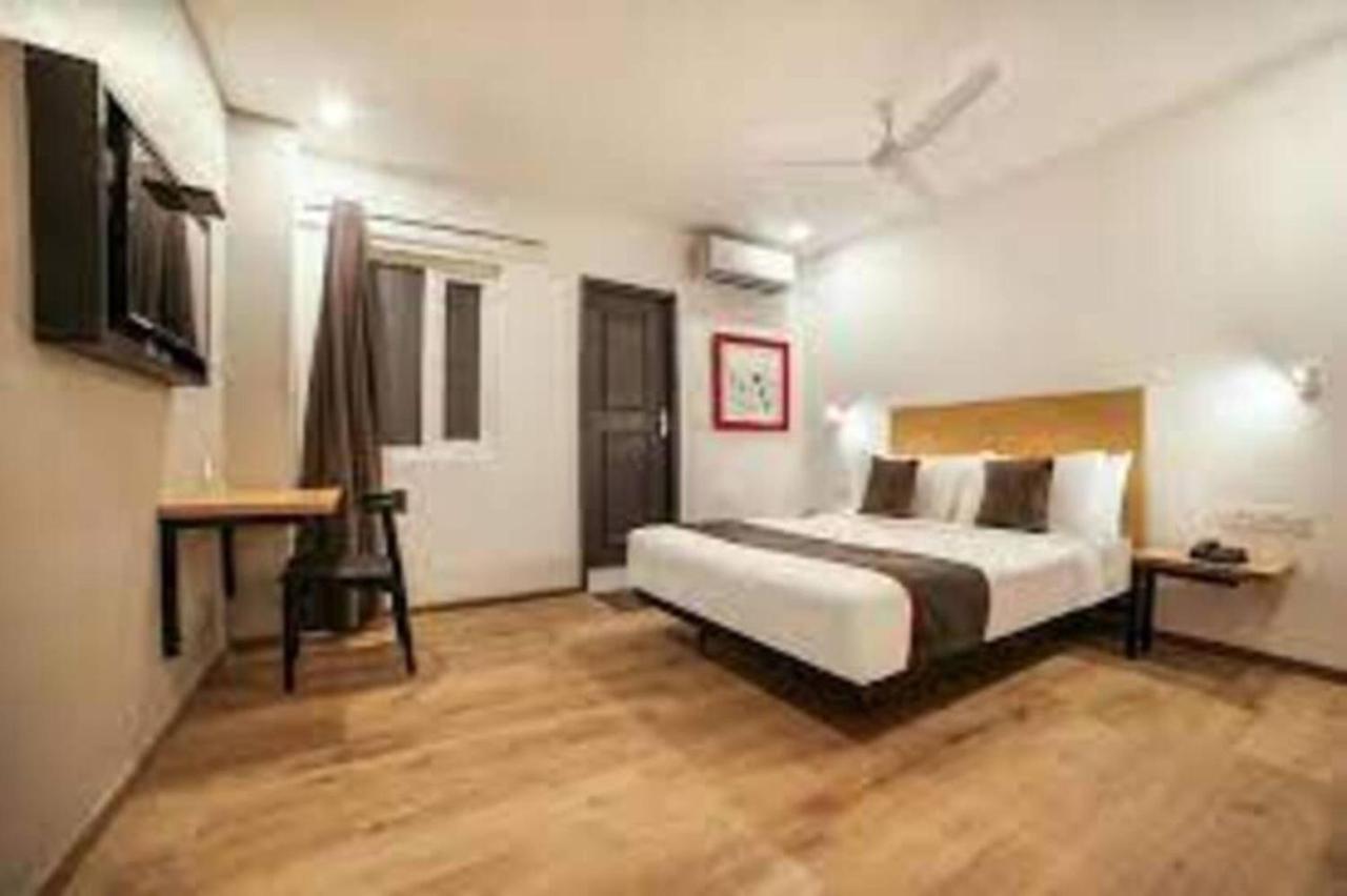 Avenue 64 Hotel 3*
