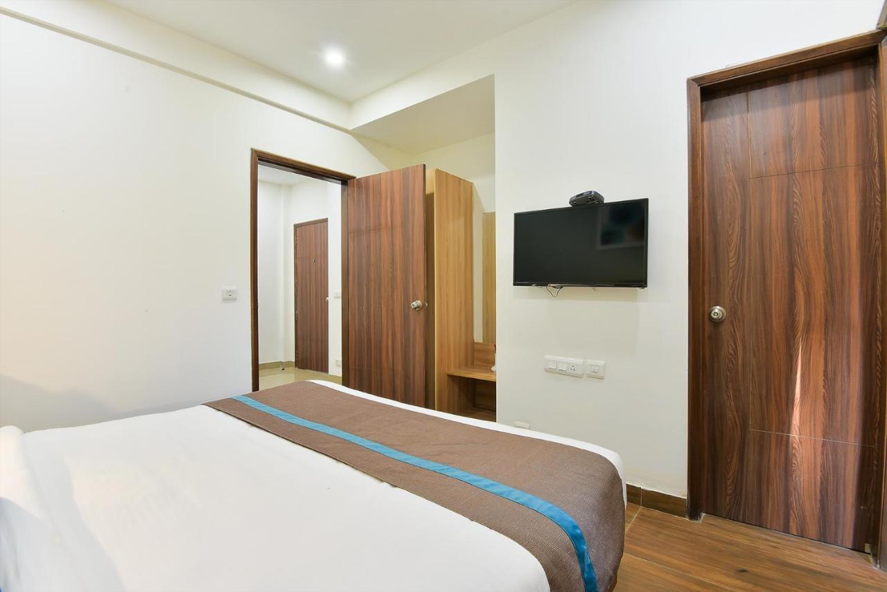 Residences By Limon 3* Gurgaon