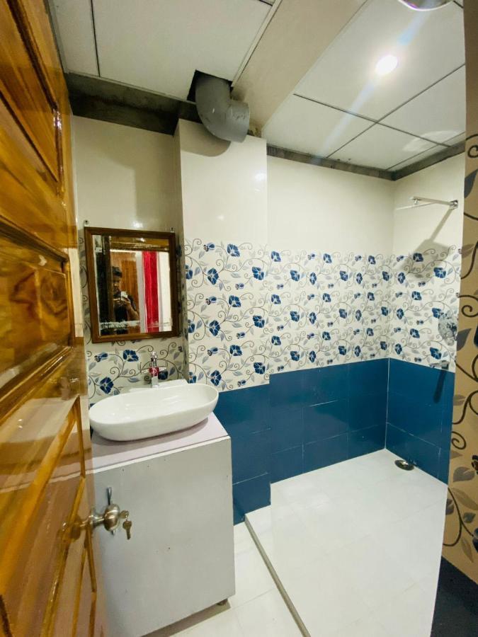 Live On Grg3042 Apartment Gurgaon