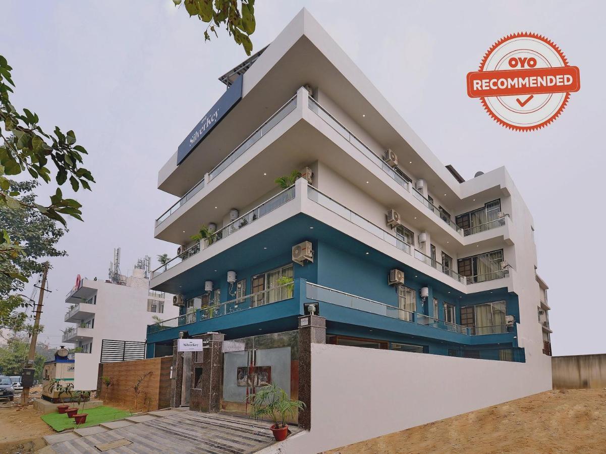 Hotel Oyo Silverkey Sector 38 Near Omaxe Celebration Mall 3*