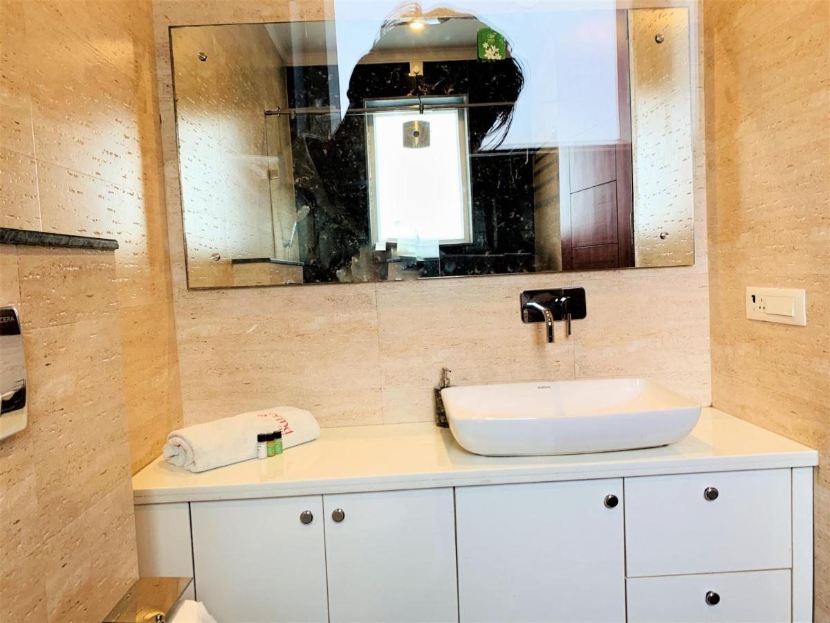 Lime Tree Pulkit Gurgaon-artemis Hospital, Nearest Metro Huda Centre Hotel Gurgaon