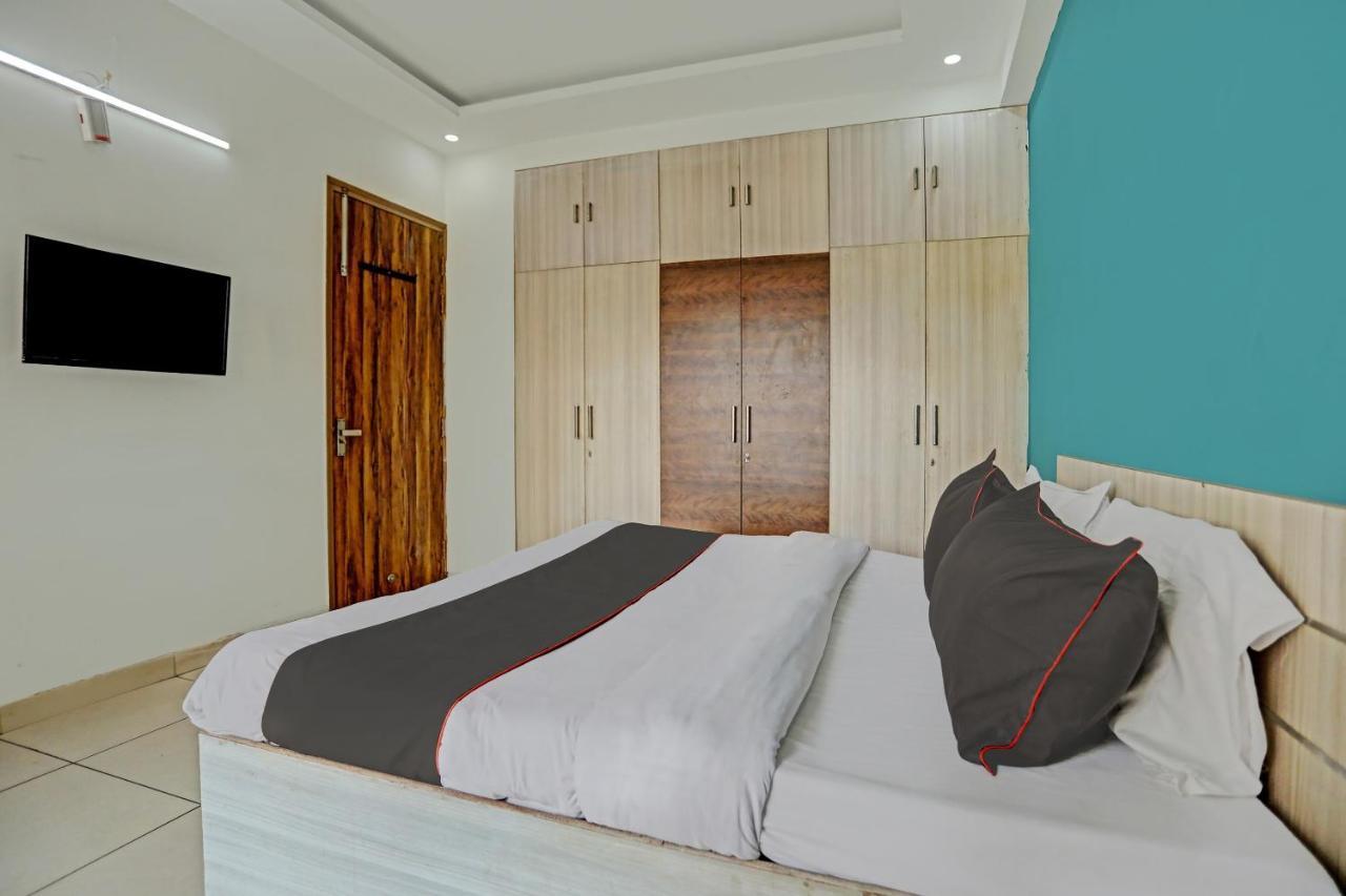 Oyo Flagship Medanta Star Lb Residency Unitech 3* Gurgaon