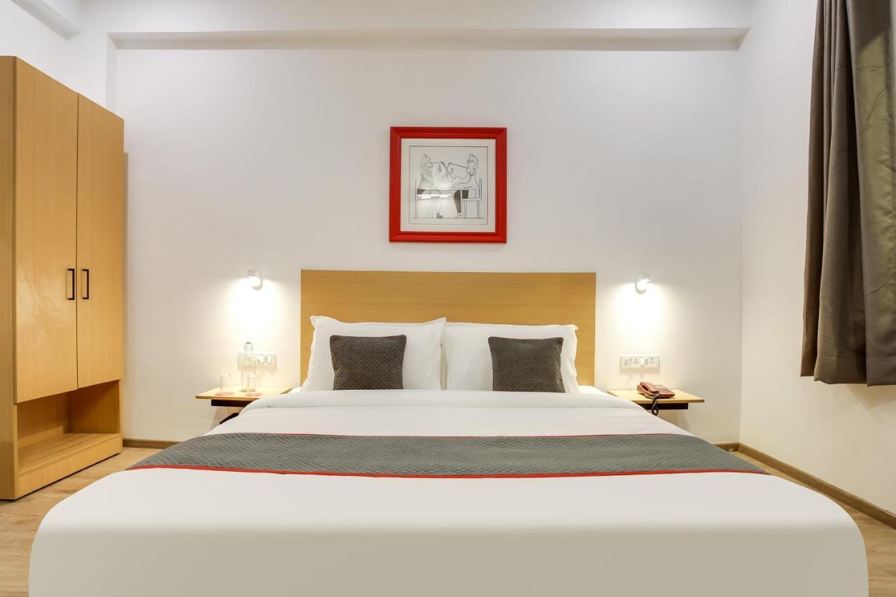 Townhouse Unitech Cyber Park Near Omaxe Celebration Mall Hotel 4*