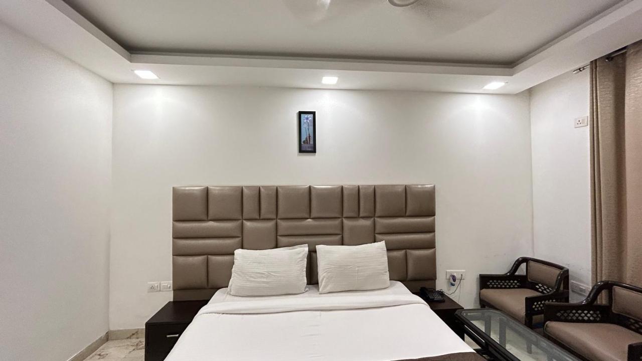 Park Dlf Phase 2, Cyber City, 3*