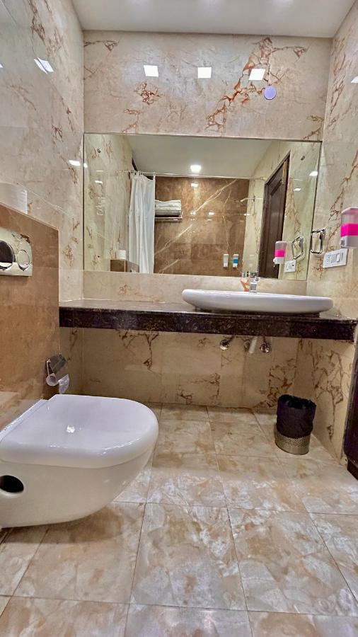 Park Dlf Phase 2, Cyber City, 3*