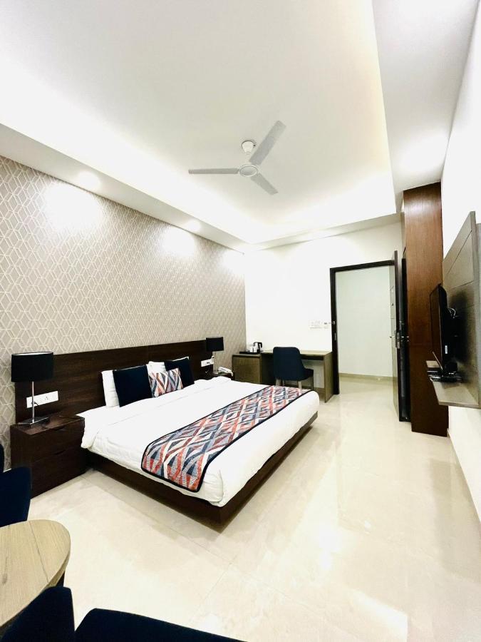 Hotel Ahuja Residency Centre 3*