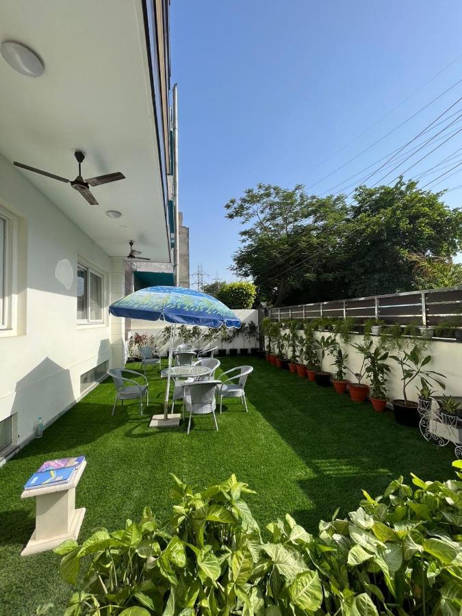 Hotel Ahuja Residency Centre