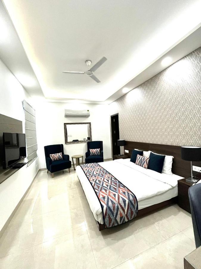 Ahuja Residency Centre Hotel