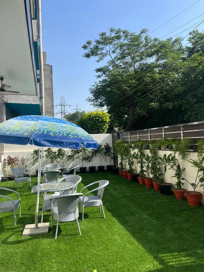 Ahuja Residency Centre 3*