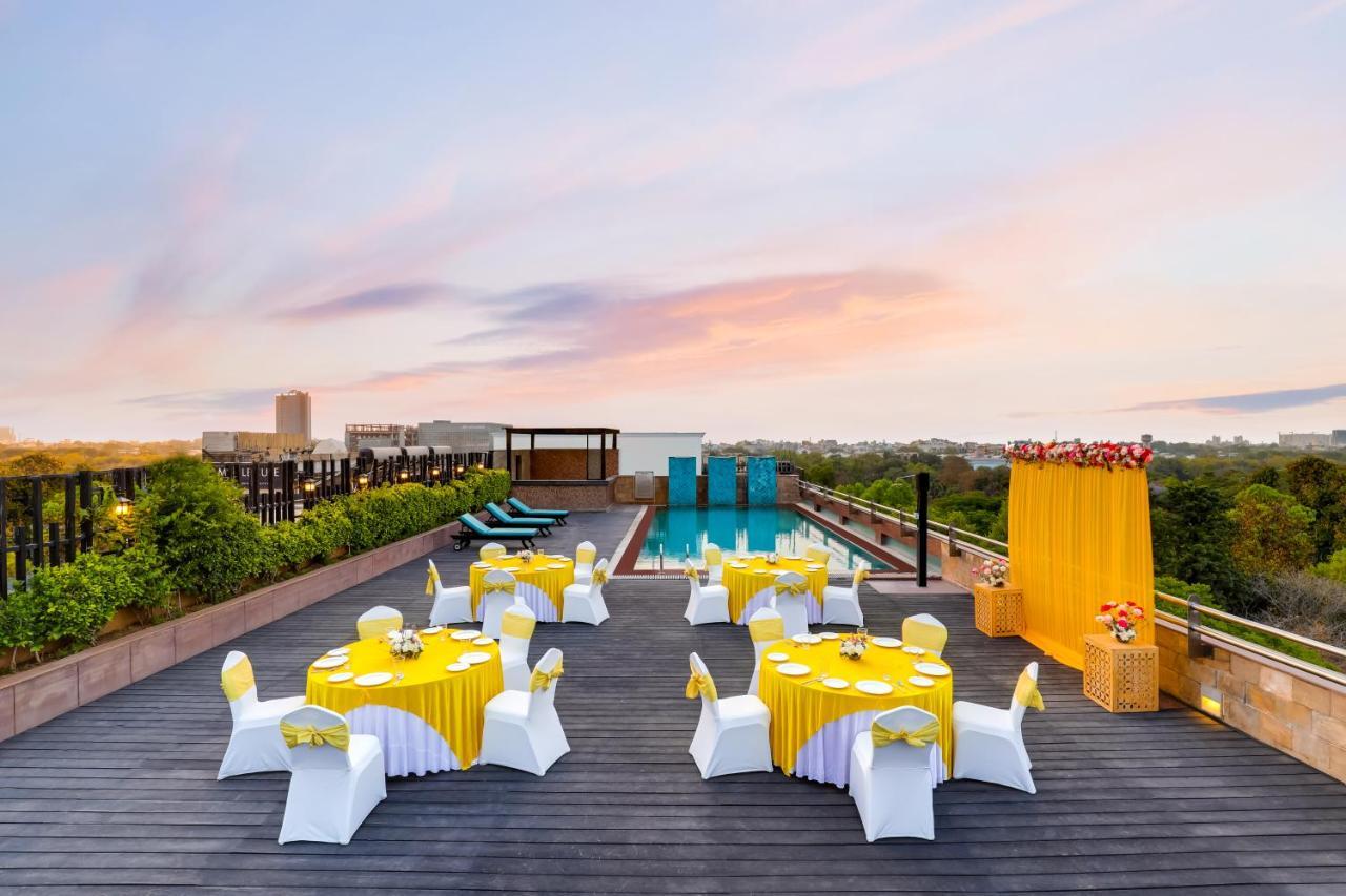 Lemon Tree Premier 2, Gurugram Hotel