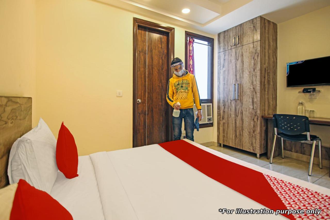 Oyo Flagship Medanta Star Lb Residency Unitech 3* Gurgaon