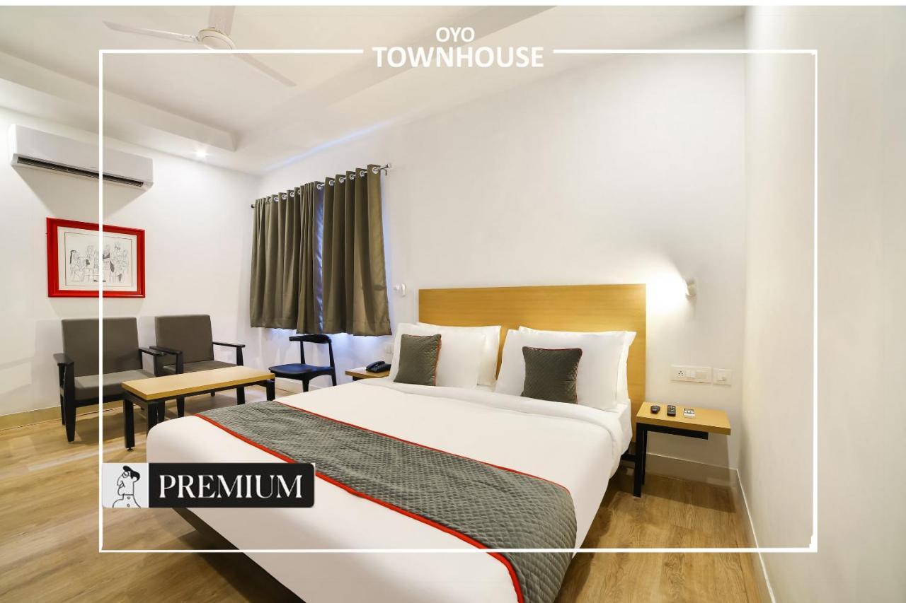 Hotel Oyo Townhouse 120 Shushant Lok