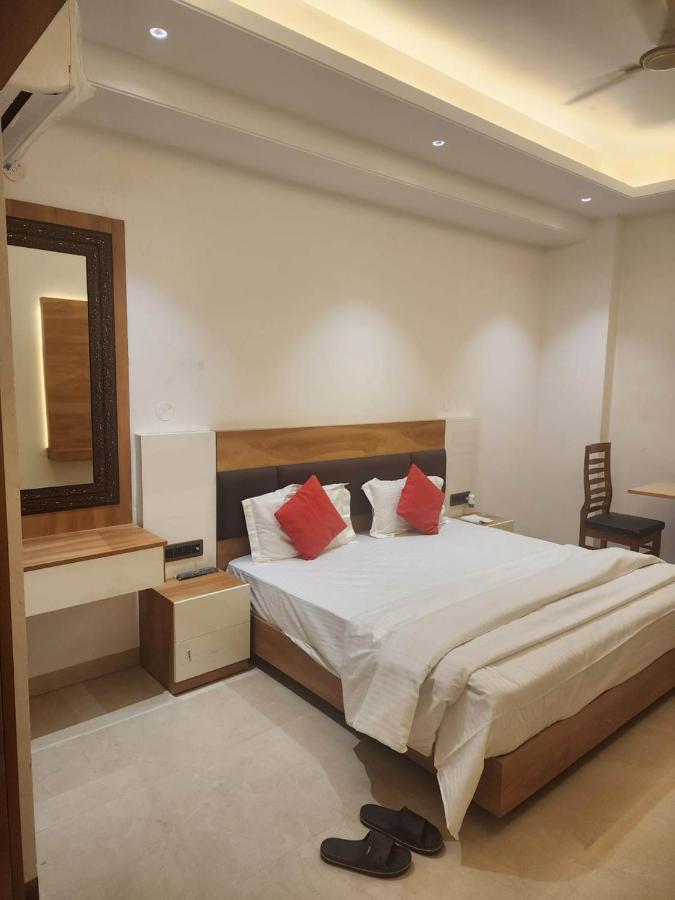 Qcent Masaga, Hotel Gurgaon