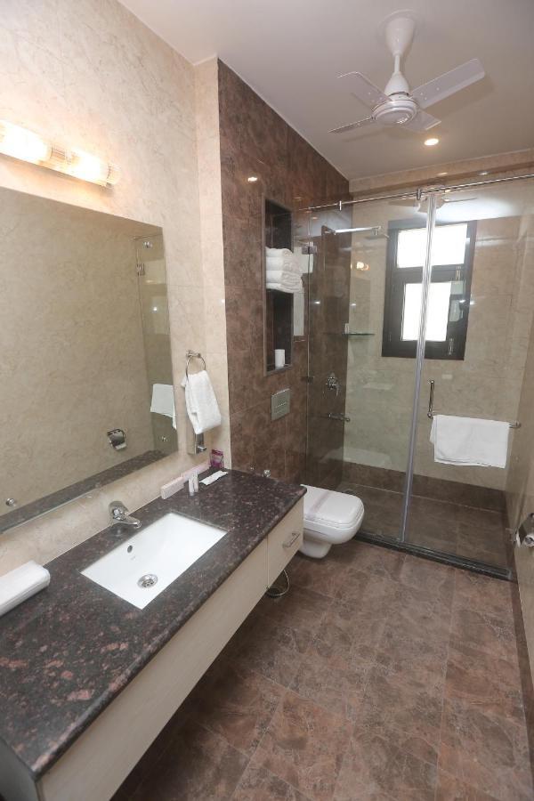 Ahuja Residency Centre 3*