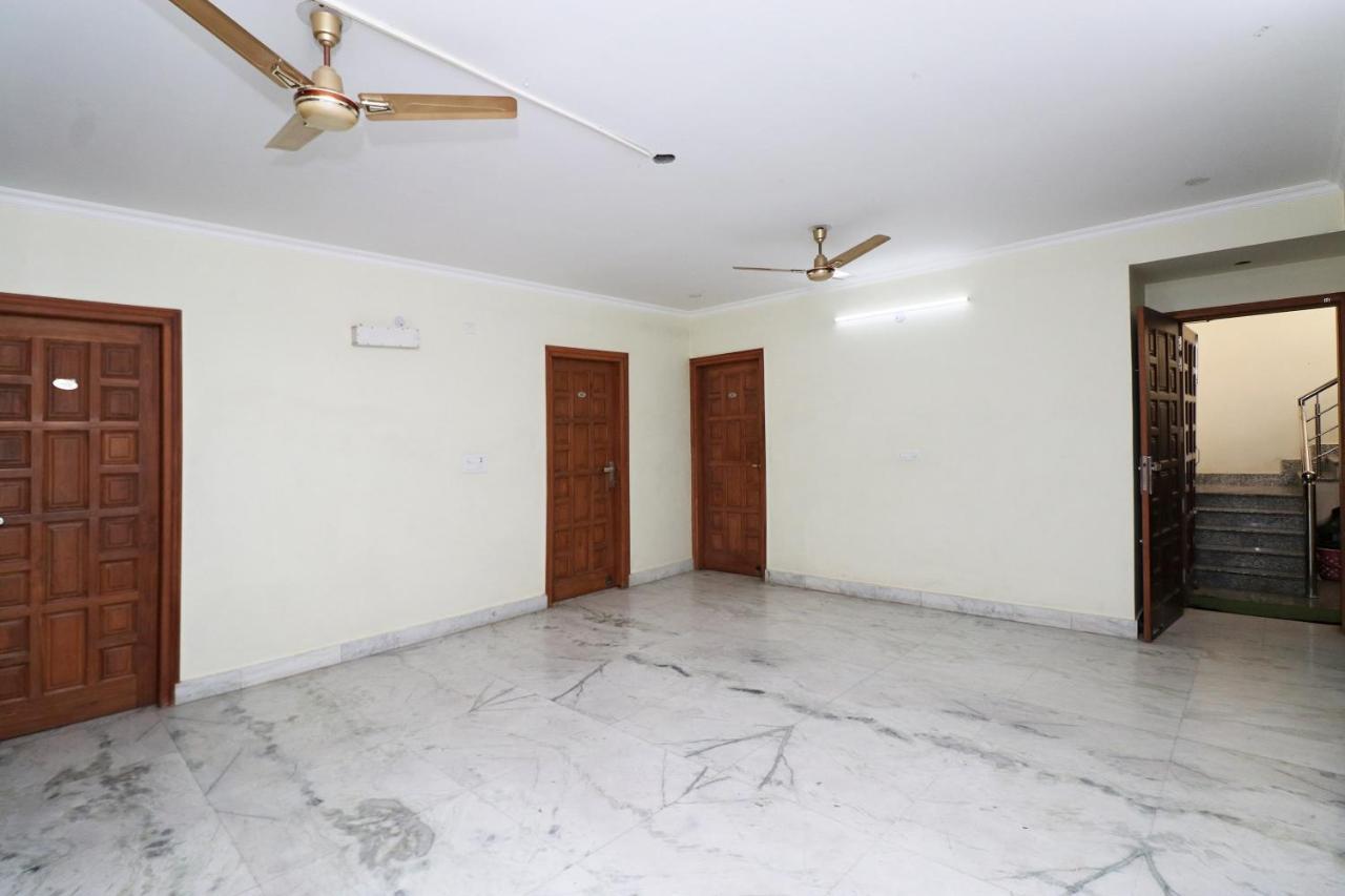 Collection O Galaxy Near Omaxe Celebration Mall Hotel Gurgaon