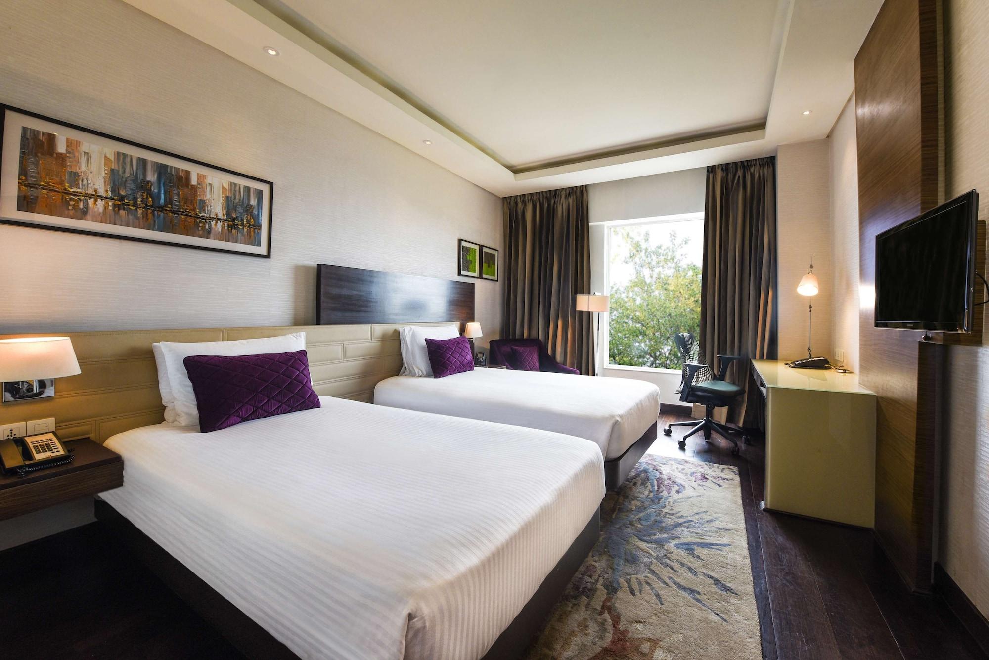 Hotel Doubletree By Hilton Gurugram Baani Square 5*
