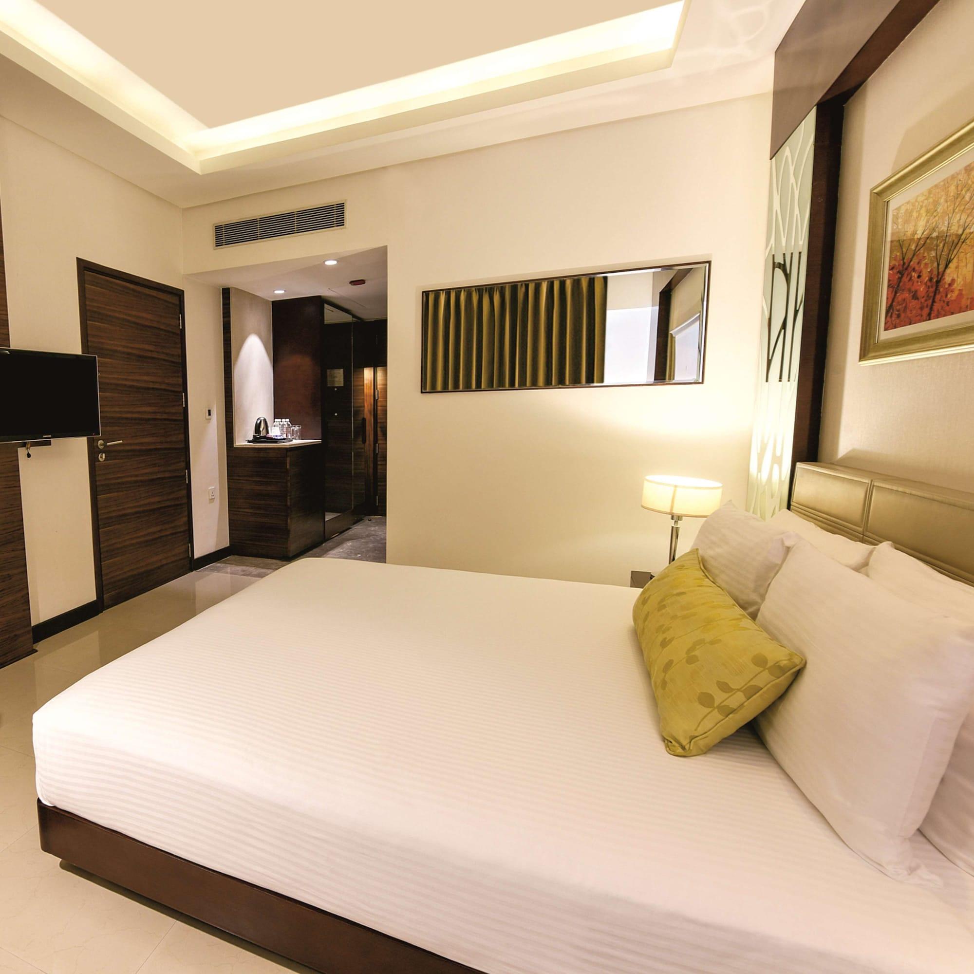 Hotel Doubletree By Hilton Gurugram Baani Square 5*