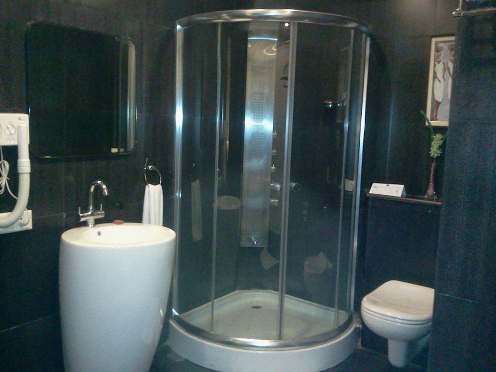 United 21 Citymark Hotel Gurgaon