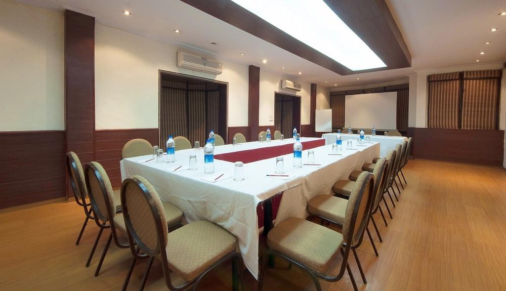 Siris 18 3* Gurgaon