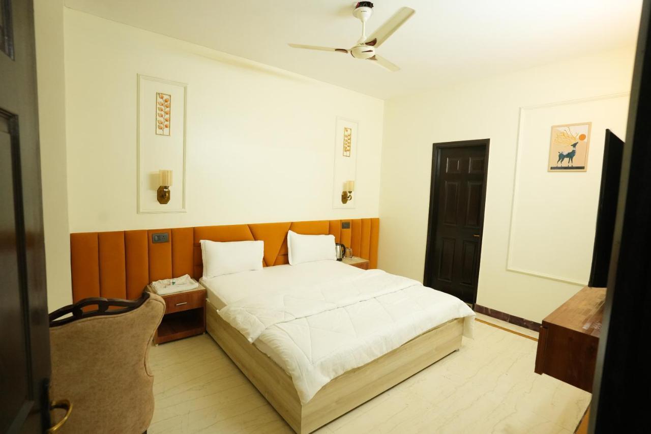 Downtown Cyber Guest house Gurgaon