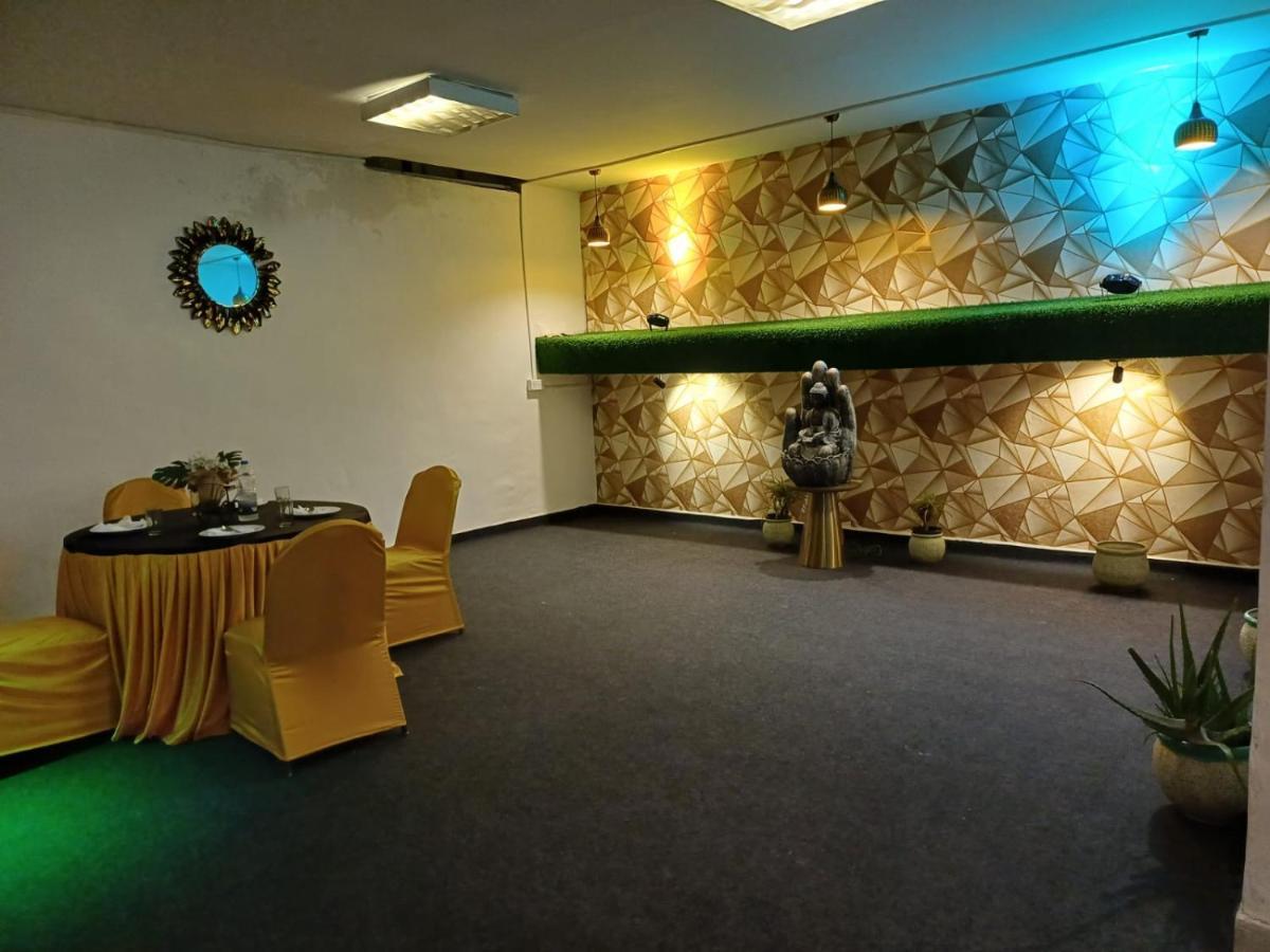Hotel Elite Sector 45 I I Couple Friendly