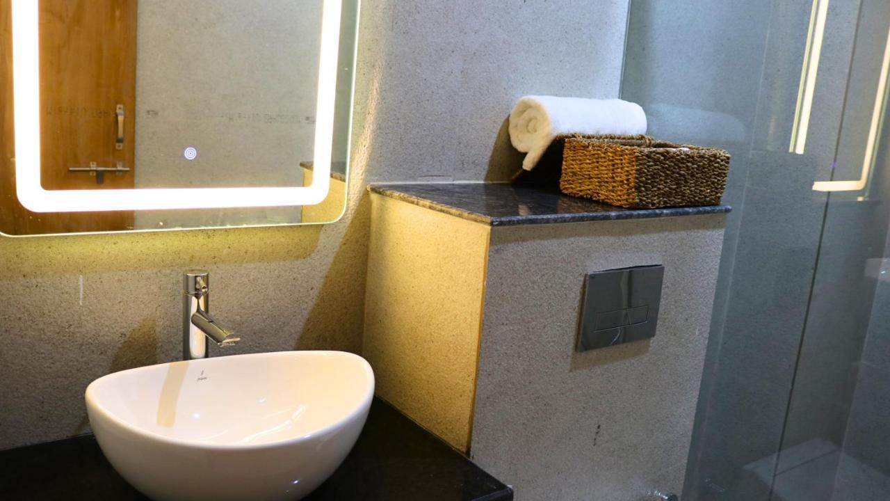 Ava And Corporate Hotel Gurgaon
