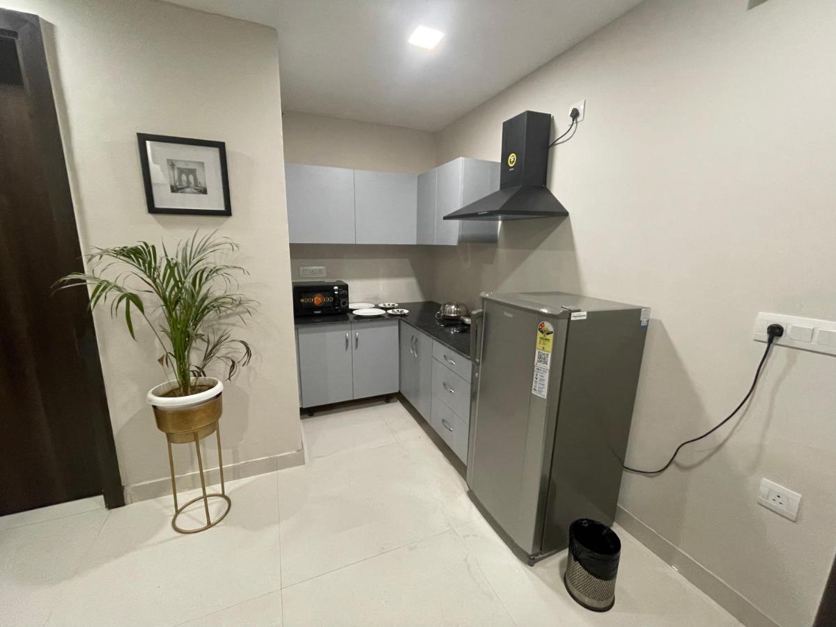 Saltstayz Premier - Golf Course Extension Road Hotel