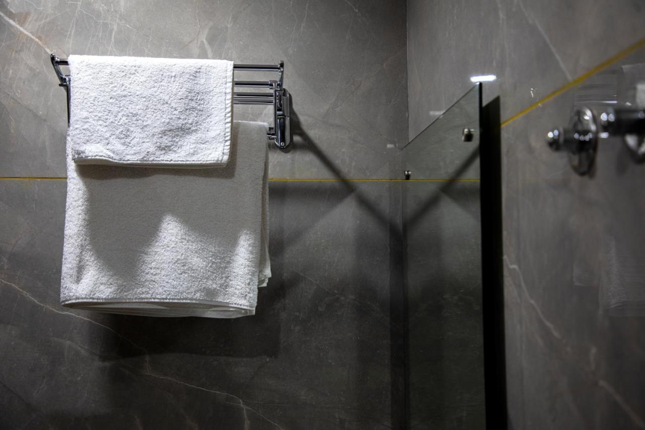 Dev Royale Hotel Gurgaon