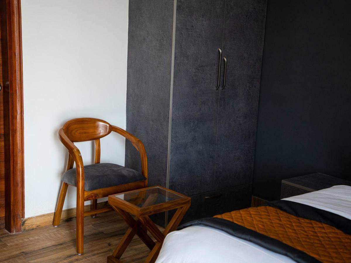 Dev Royale Hotel