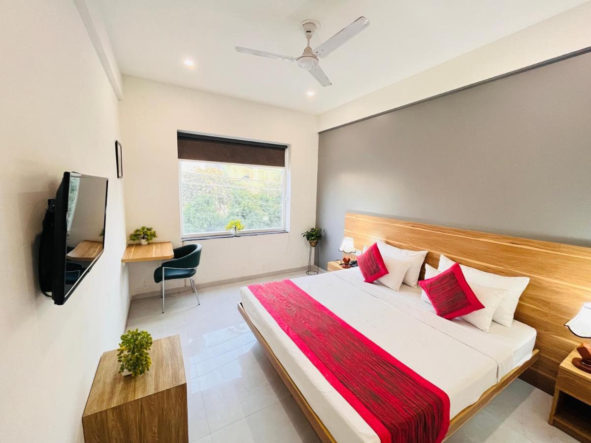 Infinity Stays Sector 45 - Couple Friendly Gurgaon