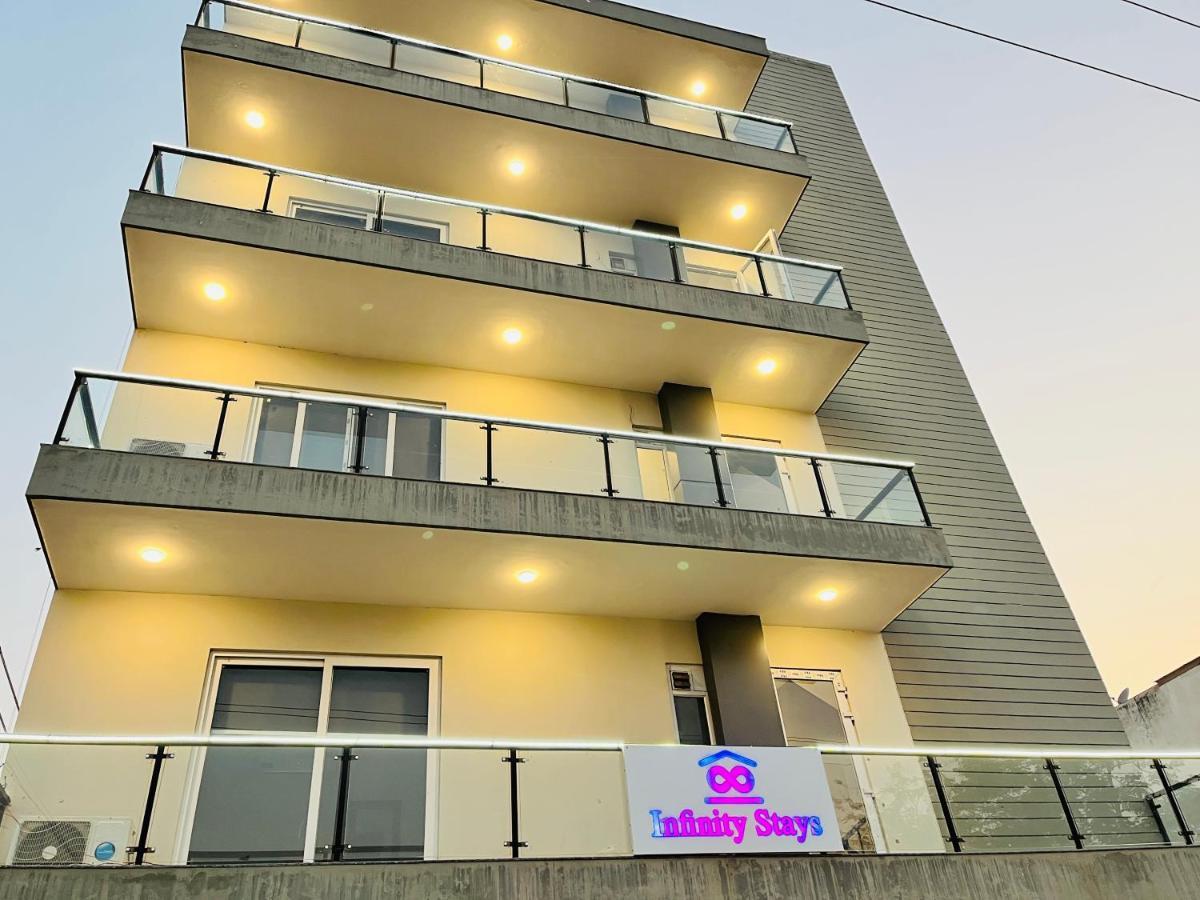 Infinity Stays Sector 45 - Couple Friendly Hotel Gurgaon